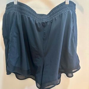 Athleta Women Mesh Racer Run Short 4” in Black Size 2X